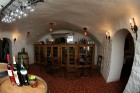 Restorāns del Popolo ir iecienīta vieta itāļu vīnu baudīšanai 8