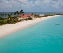 Lighthouse Bay Resort atrodas uz Barbuda salas strēmeles, kur dzīvo apmēram 1 500 salas iedzīvotāju 6