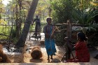 5m garas kokosšķiedru virves izgatavošanai nepieciešama īpaša rīku sistēma un 3 cilvēki. Kerala
Foto: Guna Bērziņa 49