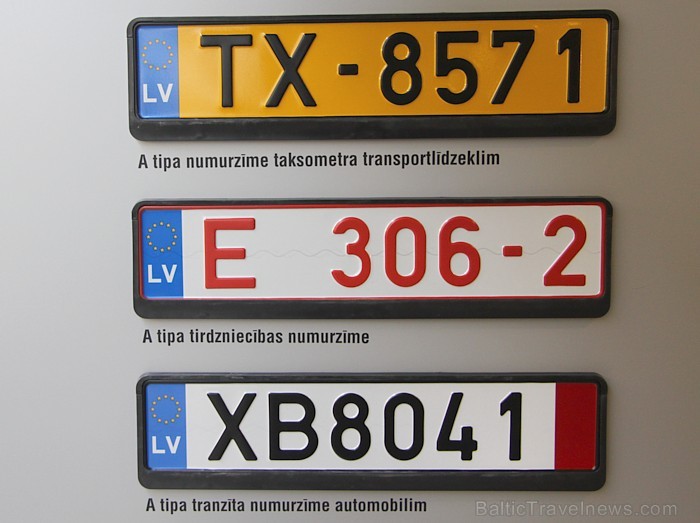 17.03.2011 Rīgas Motormuzejā atklāta jauna, netradicionāla izstāde «Pat nemēģini! Pieķers!» Ekspozīcijā apskatāmas CSDD darbinieku izņemtās viltotās a 57224