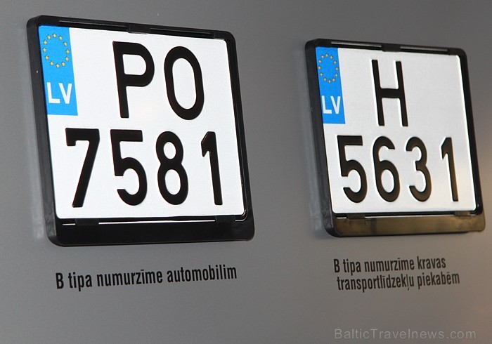 17.03.2011 Rīgas Motormuzejā atklāta jauna, netradicionāla izstāde «Pat nemēģini! Pieķers!» Ekspozīcijā apskatāmas CSDD darbinieku izņemtās viltotās a 57225