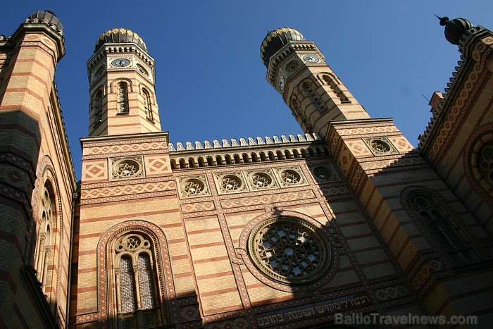 Nagy Zsinagóga ir otra lielākā sinagoga pasaulē, kur ik gadu ebreju festivāla laikā pulcējas simtiem cilvēku
Foto: Hungary.com 57591