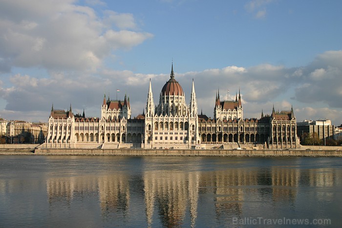 Otrs lielākais parlaments pasaulē, kurš visā savā krāšņumā atspoguļojas Donavas upē
Foto: Hungary.com 57594