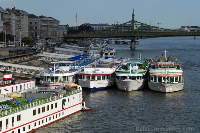 Budapeštu arī var iepazīt dodoties ekskursijas braucienā pa Donavas upi, vai arī izbraukt nedaudz tālāk un apskatīt kādu tūrisma objektu mazliet ārpus 57606