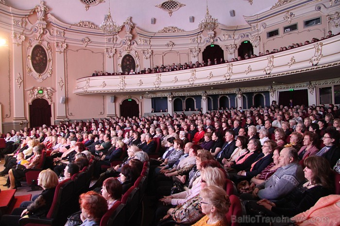 Šlāgergrupa «Baltie lāči» no Latgales svin 5 gadu jubileju 3.04.2011 kino Rīga 57864