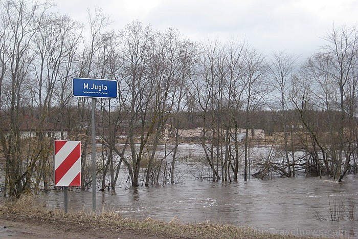 Mazā Jugla pie Tīnūžiem, 08.04.2011 58005