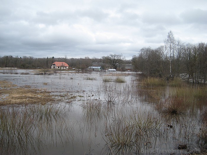 Mazā Jugla pie Tīnūžiem, 08.04.2011 58016