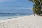 Boholas salas. Alonas pludmale dienā, tik karsts, ka pludmale tukša
Foto: Irīna Klapere, Relaks Tūres gids 3