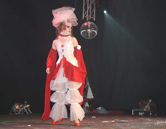 Kāzu un balles kleitu demonstrējumi izstādē Fiesta Expo 2011 58233