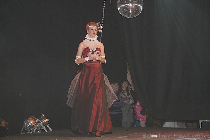 Kāzu un balles kleitu demonstrējumi izstādē Fiesta Expo 2011 58239