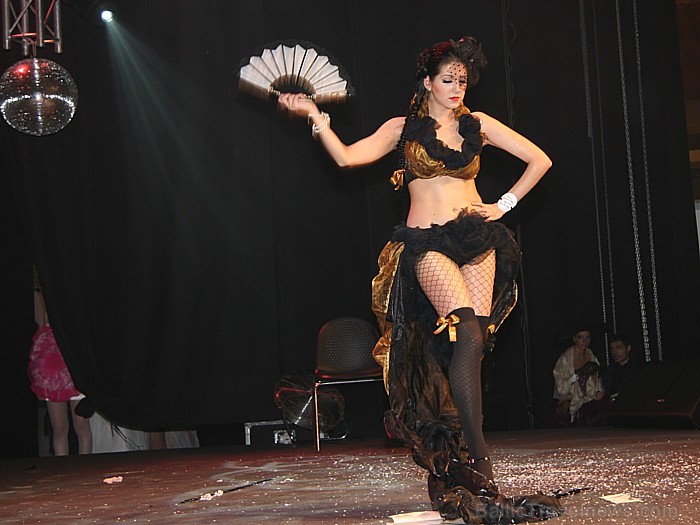 Kāzu un balles kleitu demonstrējumi izstādē Fiesta Expo 2011 58240