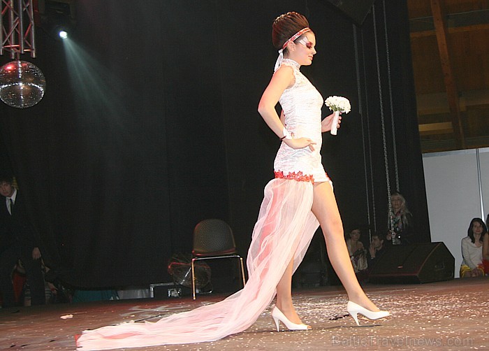 Kāzu un balles kleitu demonstrējumi izstādē Fiesta Expo 2011 58242