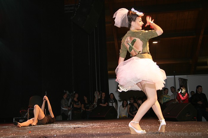 Kāzu un balles kleitu demonstrējumi izstādē Fiesta Expo 2011 58253