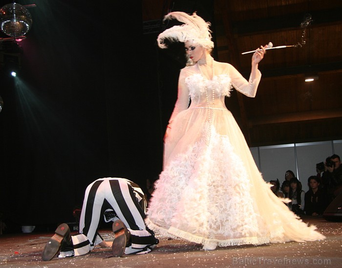 Kāzu un balles kleitu demonstrējumi izstādē Fiesta Expo 2011 58255