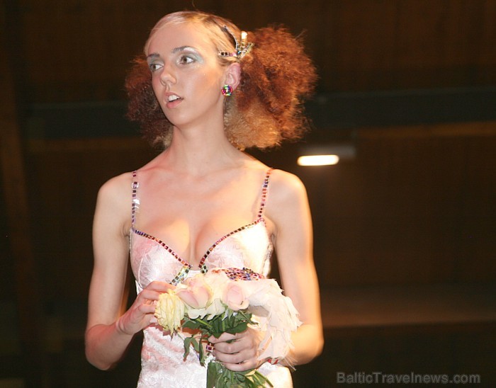 Kāzu un balles kleitu demonstrējumi izstādē Fiesta Expo 2011 58258