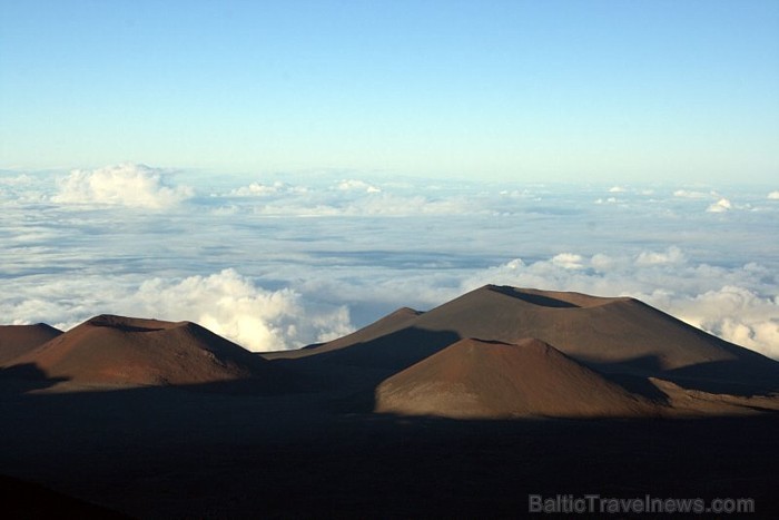 Mauna Kea trodas Havaju salās. No havajiešu valodas Mauna Kea nozīmē baltais kalns
Foto: Ontarions 58409