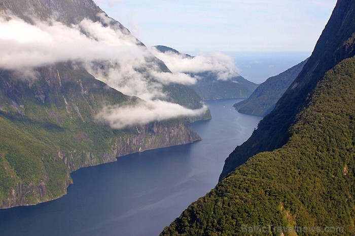 Milforda fjords atrodas Jaunzēlandē un tas stiepjas 16 km garumā
Foto: Terre.sans.frontiere.free.fr 58454