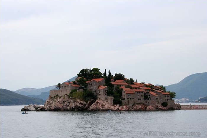 Agrākais zvejnieku ciematiņš Sveti Stefan, tagad ir viesnīca uz salas 
Foto: Leo Perunovic 58466