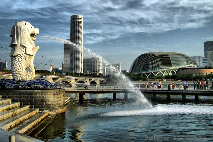 Strūklaka ar lauvas galvu un nāriņas ķermeni atrodas Singapūrā
Foto: Sofvan 59461