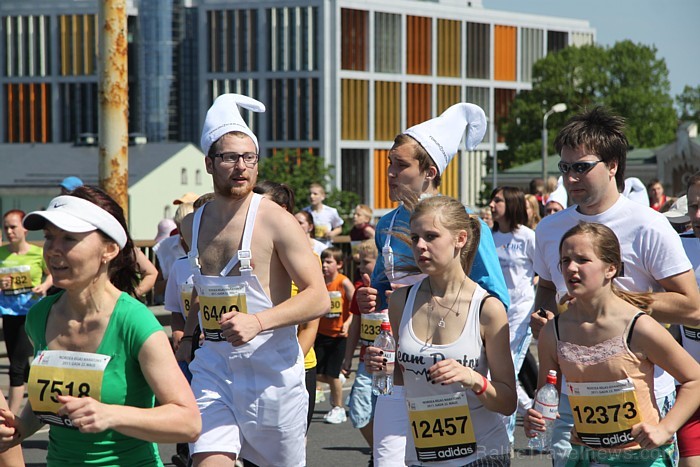 «Nordea Rīgas maratons 2011» - Skatiet balvas no Travelnews.lv - www.fb.com/Travelnews.lv 60300