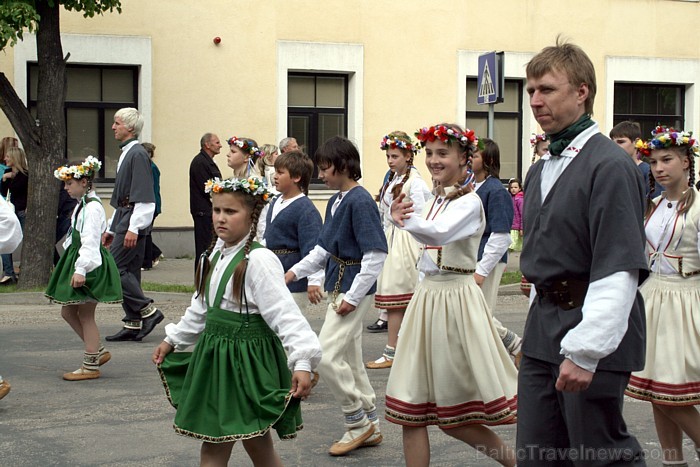 Festivālā piedalīsies 205 tautas deju kolektīvi no 32 Latvijas novadiem un 6 pilsētām 60981