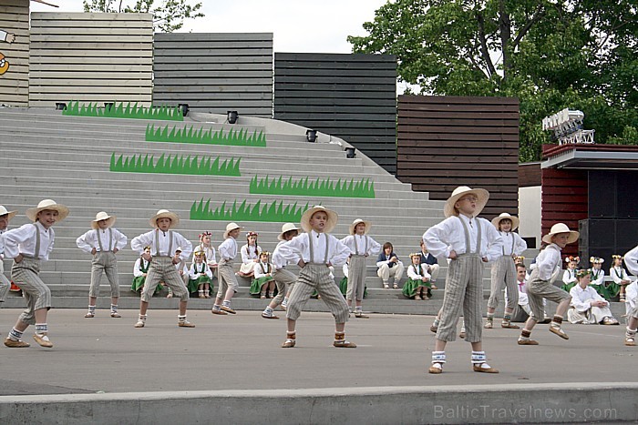 Tautas deju festivāls «Latvju bērni danci veda» Jēkabpilī, 28.05.2011 61012