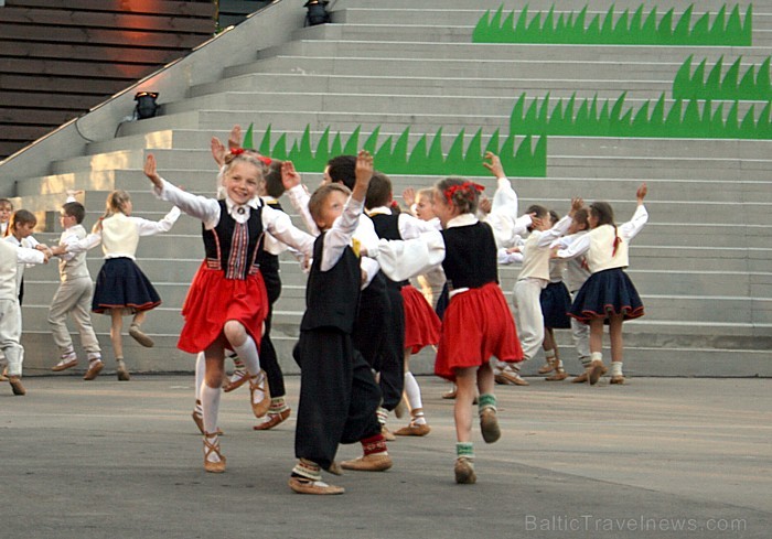 Tautas deju festivāls «Latvju bērni danci veda» Jēkabpilī, 28.05.2011 61019