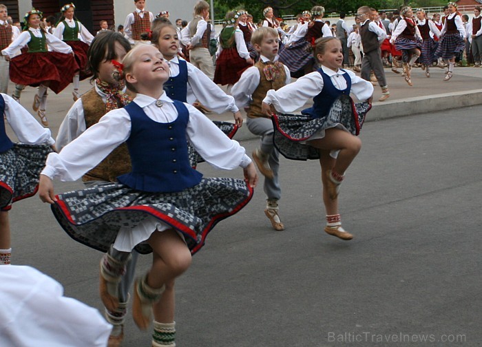 Tautas deju festivāls «Latvju bērni danci veda» Jēkabpilī, 28.05.2011 61028