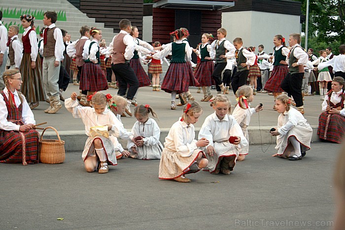 Tautas deju festivāls «Latvju bērni danci veda» Jēkabpilī, 28.05.2011 61033