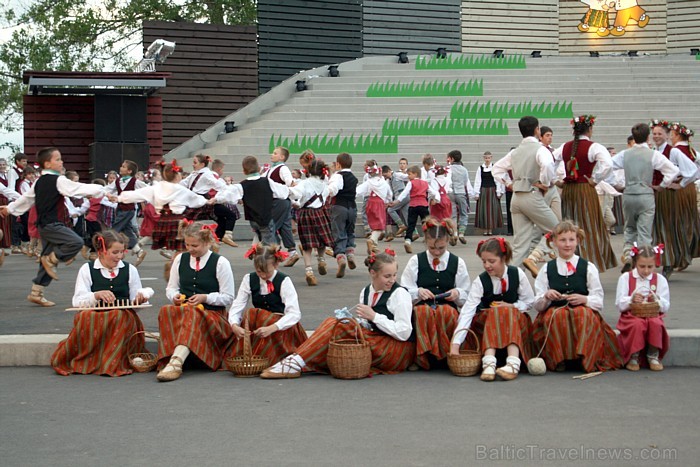 Tautas deju festivāls «Latvju bērni danci veda» Jēkabpilī, 28.05.2011 61034