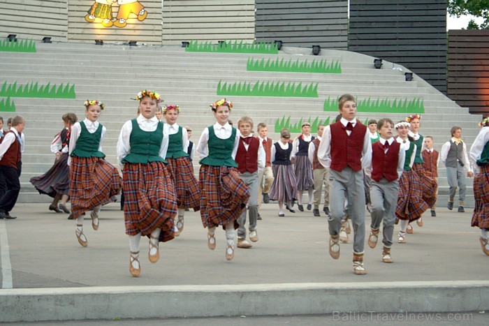 Tautas deju festivāls «Latvju bērni danci veda» Jēkabpilī, 28.05.2011 61040