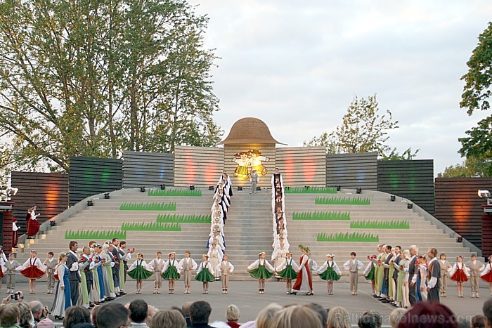 Tautas deju festivāls «Latvju bērni danci veda» Jēkabpilī, 28.05.2011 61042