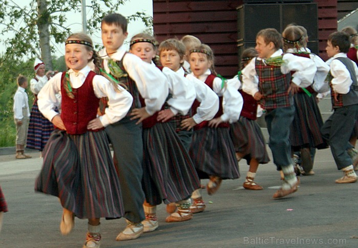 Tautas deju festivāls «Latvju bērni danci veda» Jēkabpilī, 28.05.2011 61052