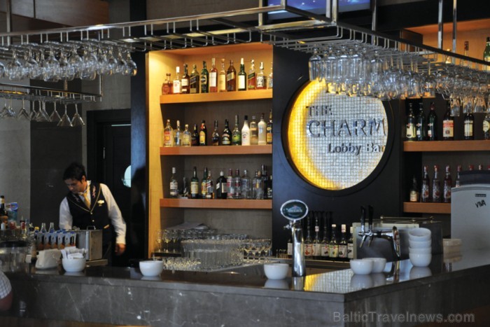 The Charm Lobby bar, viens no sešiem viesnīcas teritorijā esošajiem bāriem 61251