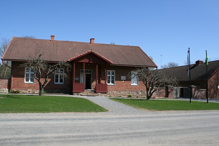 Vecā Varbuses pasta ēka ir izveidota 1863.gadā un tagad pasta ēkā atrodas Igaunijas ceļu muzejs (Eesti Maanteemuuseum) 61307