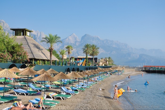 Viesnīcai ir privātā smilšu pludmale. Bārs, dvieļi, saulessargi, atpūtas krēsli un matrači pludmalē pieejami bez maksas 61346