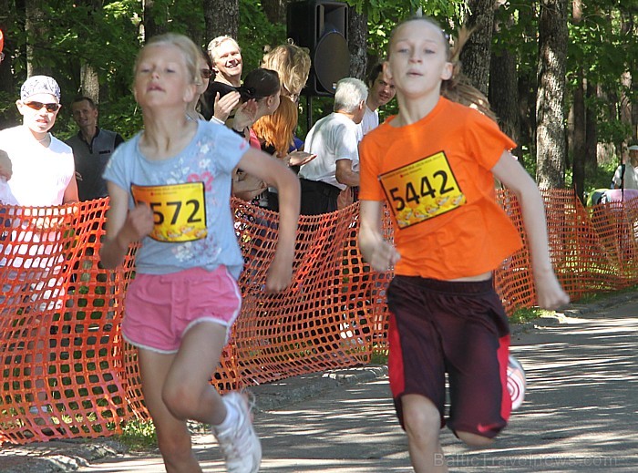 Skrējiens «Zelta keda 2011» Mežaparkā (04.06.2011) - www.zeltakeda.lv 61375