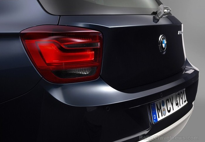 Jaunais BMW 1.sērijas F20 modelis, kas ir otrās paaudzes modelis un pircēji to varēs iegādāties jau 2011.gada rudenī. Foto: BMW.com 61467