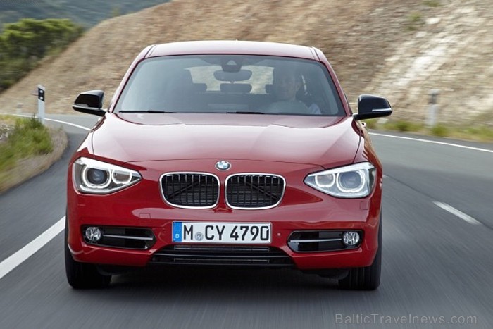 Jaunais BMW 1.sērijas F20 modelis, kas ir otrās paaudzes modelis un pircēji to varēs iegādāties jau 2011.gada rudenī. Foto: BMW.com 61470