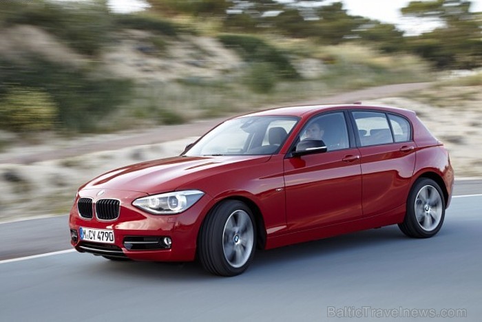 Jaunais BMW 1.sērijas F20 modelis, kas ir otrās paaudzes modelis un pircēji to varēs iegādāties jau 2011.gada rudenī. Foto: BMW.com 61471