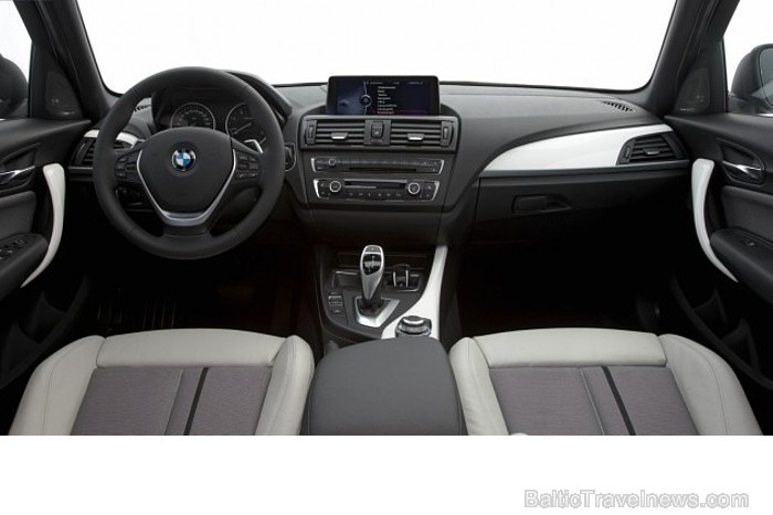 Jaunais BMW 1.sērijas F20 modelis, kas ir otrās paaudzes modelis un pircēji to varēs iegādāties jau 2011.gada rudenī. Foto: BMW.com 61475