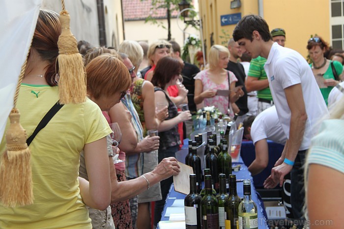 «Vīna svētki 2011» Vecrīgas viesnīcas Konventa Sēta pagalmā no 10.06 līdz 11.06.2011 - www.hotelkolonna.com 61807