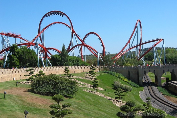 Port aventura atrakciju parks atrodas Spānijā. Sīkāka informācija: www.portaventura.es 61911