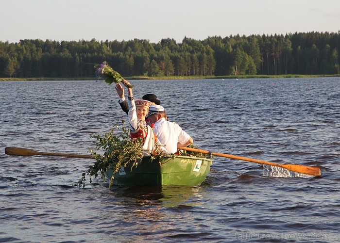 Līgo svētku koncerts «Latvija līgo Ikšķilē 2011» - vairāk bilžu un arī balva no Dikļu pils - Fb.com/Travelnews.lv 62318