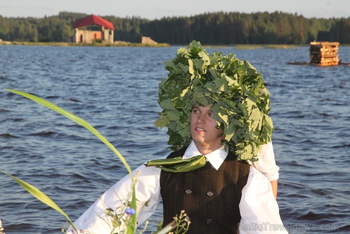 Līgo svētku koncerts «Latvija līgo Ikšķilē 2011» - vairāk bilžu un arī balva no Dikļu pils - Fb.com/Travelnews.lv 62320