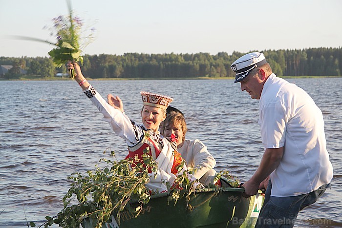 Līgo svētku koncerts «Latvija līgo Ikšķilē 2011» - vairāk bilžu un arī balva no Dikļu pils - Fb.com/Travelnews.lv 62321