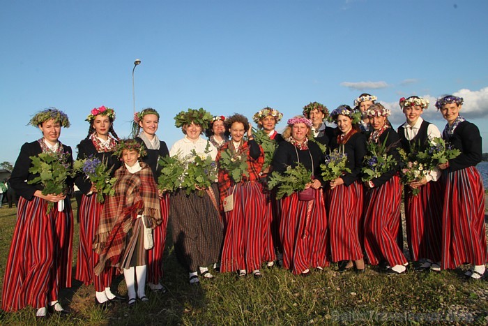 Līgo svētku koncerts «Latvija līgo Ikšķilē 2011» - vairāk bilžu un arī balva no Dikļu pils - Fb.com/Travelnews.lv 62336