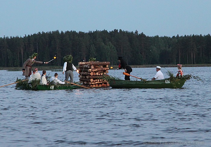 Līgo svētku koncerts «Latvija līgo Ikšķilē 2011» - vairāk bilžu un arī balva no Dikļu pils - Fb.com/Travelnews.lv 62368