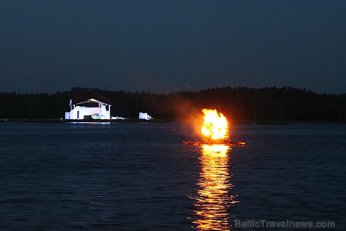 Līgo svētku koncerts «Latvija līgo Ikšķilē 2011» - vairāk bilžu un arī balva no Dikļu pils - Fb.com/Travelnews.lv 62387