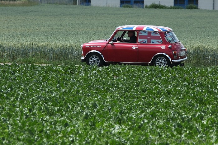 Tagad šis starptautiskais pasākums, kurā piedalās tūkstošiem Mini un to braucēju, notiek katru gadu citā valstī, bet katrus piecus gadus IMM notiek Mi 62406